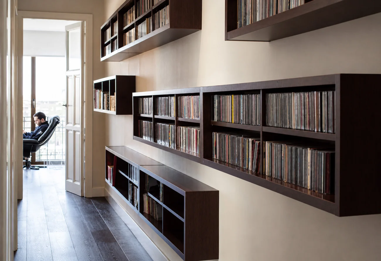 Entre cajas de música, Santa Engracia, Madrid. Fotografía 1.